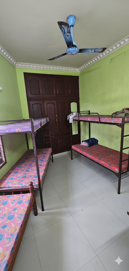 AR Ladies PG - Image 3